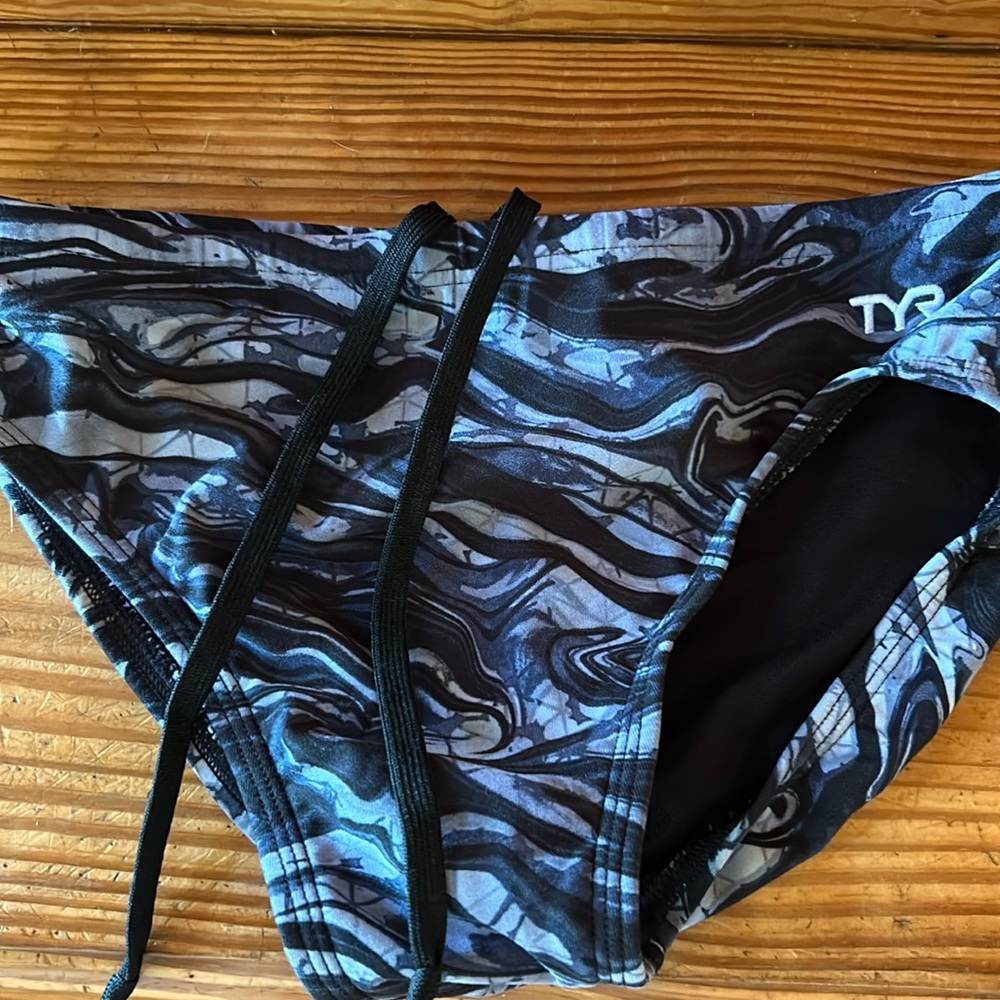 Men’s TYR swim.  Size 32